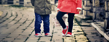 Kapcie do przedszkola i buty do szkoły – jakie wybrać, żeby dziecku było wygodnie?