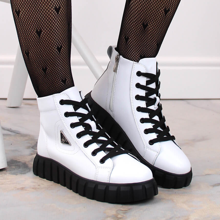Skórzane botki damskie na platformie białe Filippo DBT4146